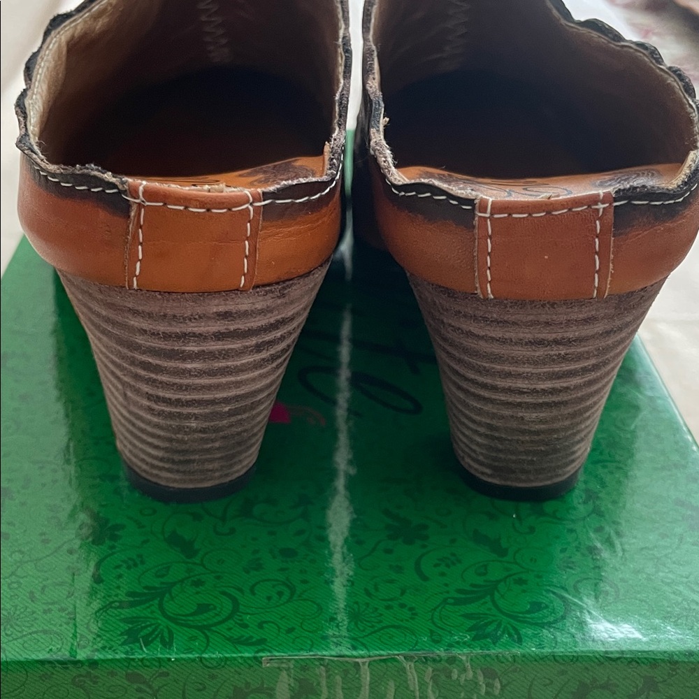 Elite Brown Leather Embroidered Slip-On Mules - Picture 4 of 12